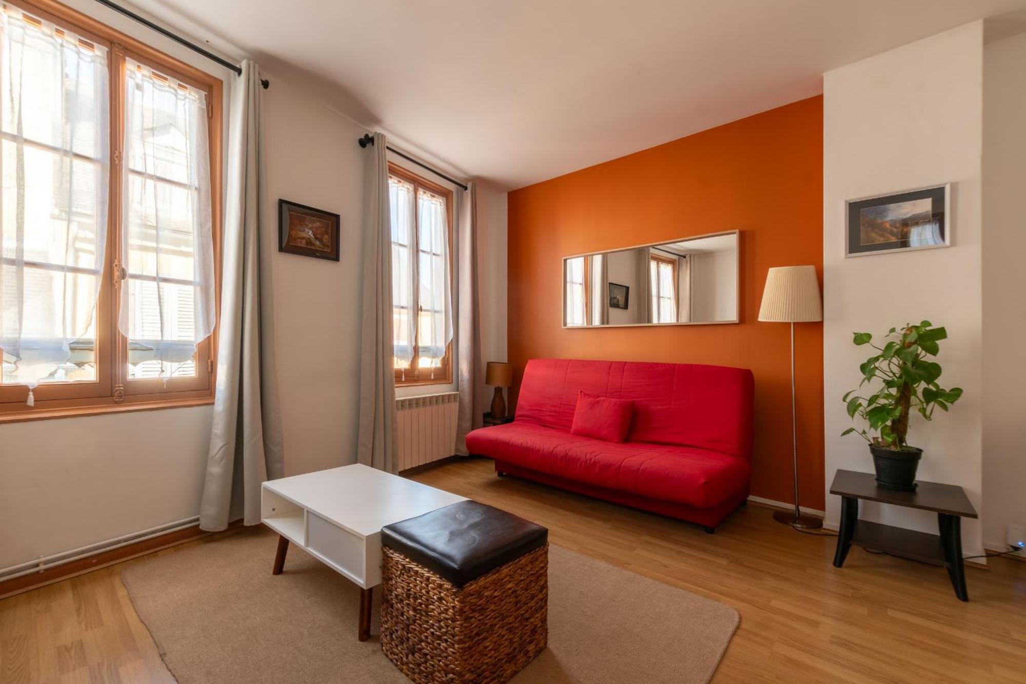 Logements A 2 Petits Pas Баньер-де-Бигор Экстерьер фото